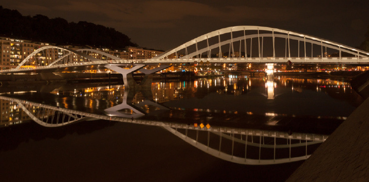 Pont Schuman, Lyon - Conception lumière LEA - Photo Zef LEA