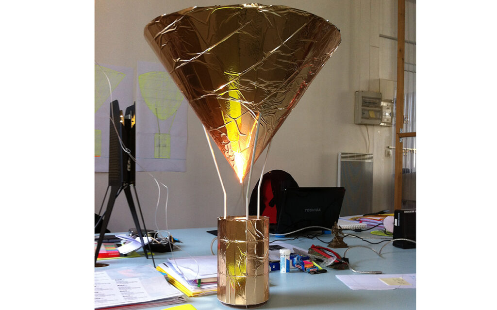 Prototype de lampe à posée, La gloriette - Vue de face - Design et photo : RICH