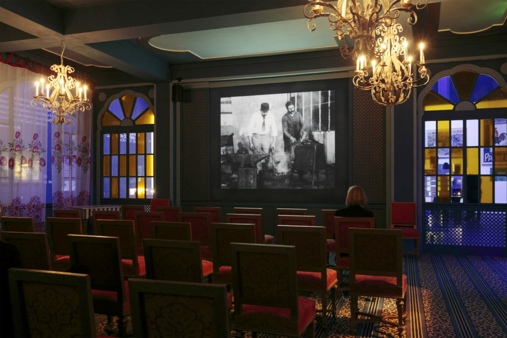 Lumière ! Le cinéma inventé - Salon Indien - Intérieur : Jacques Grange - Photo de l'exposition