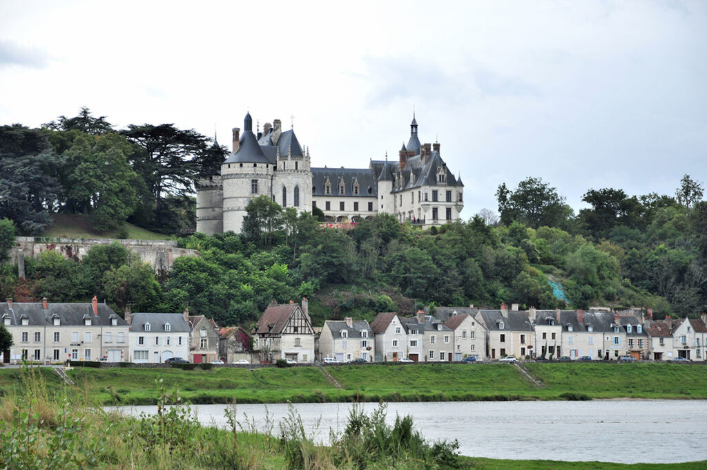 Vue diurne des bords de Loire - Château de Chaumont-sur-Loire, France