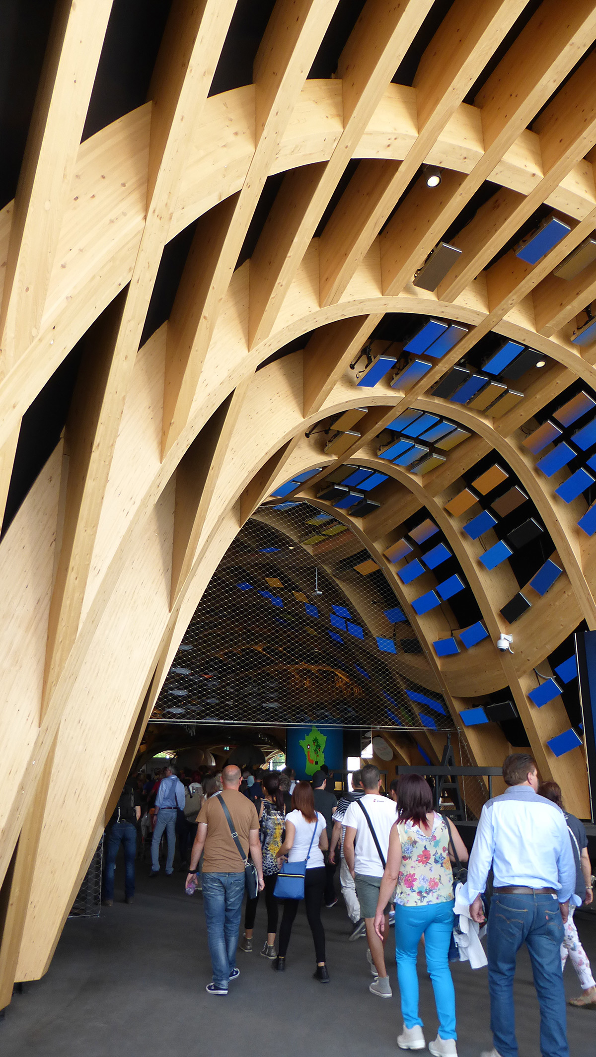 Expo 2015, Pavillon France, Milan, Italie - Entrée architecture - Architectes XTU - Scénographie Adeline Rispal - Conception Lumiere Licht Kunst Licht - Photo Vincent Laganier