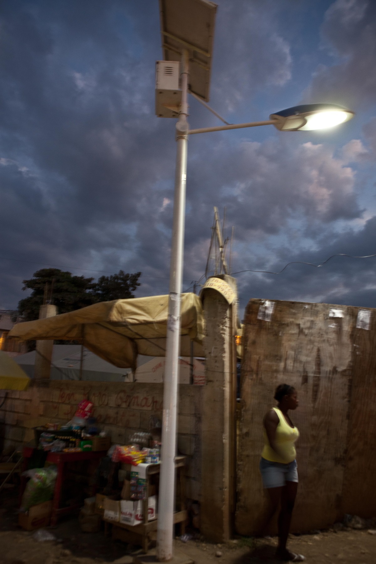 Camp de réfugiés en Haïti - 2011 - Photo : Électriciens sans frontières