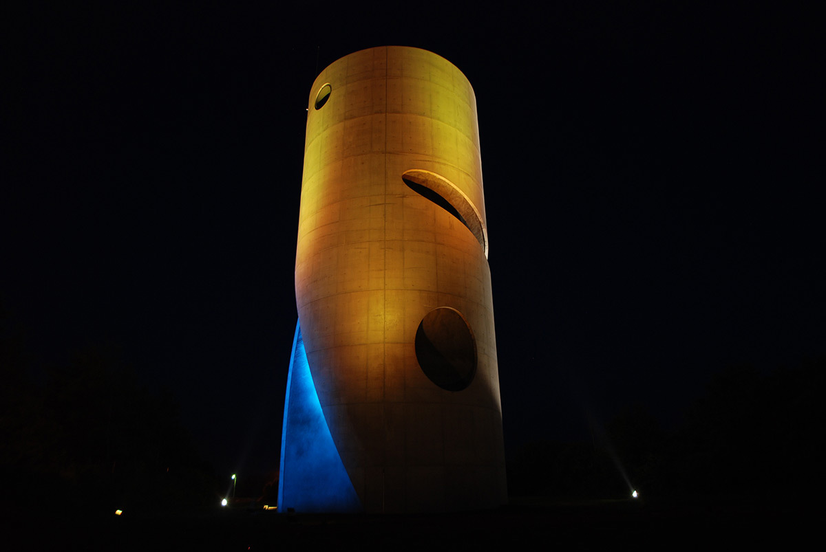 Vendredi - Château d'eau de Cherbourg-Octeville - Architecte et scénographie Atelier-Lab - Conception lumière et photo I.C.O.N.