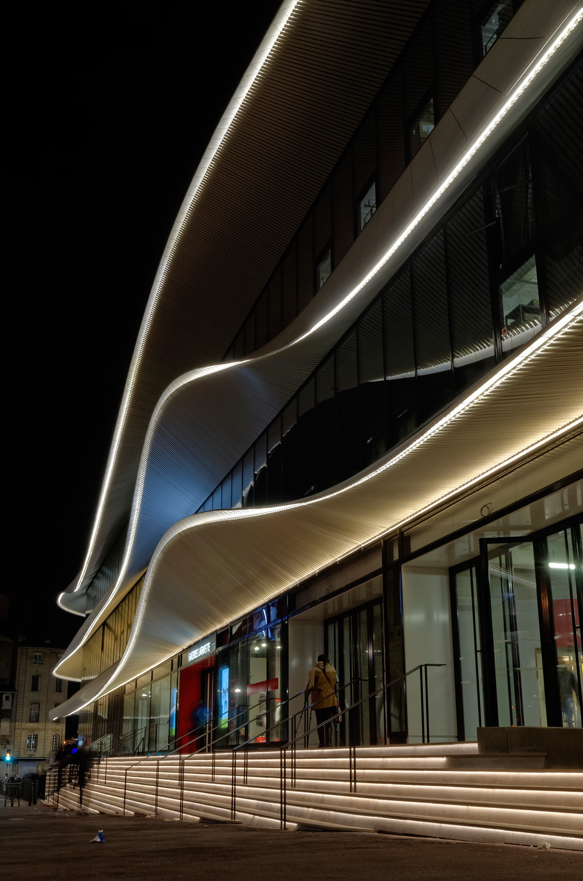 Galeries Lafayette, Centre Bourse, Marseille - Architectes : Moatti-Riviere - Concepteur lumière et photo : 8’18’’