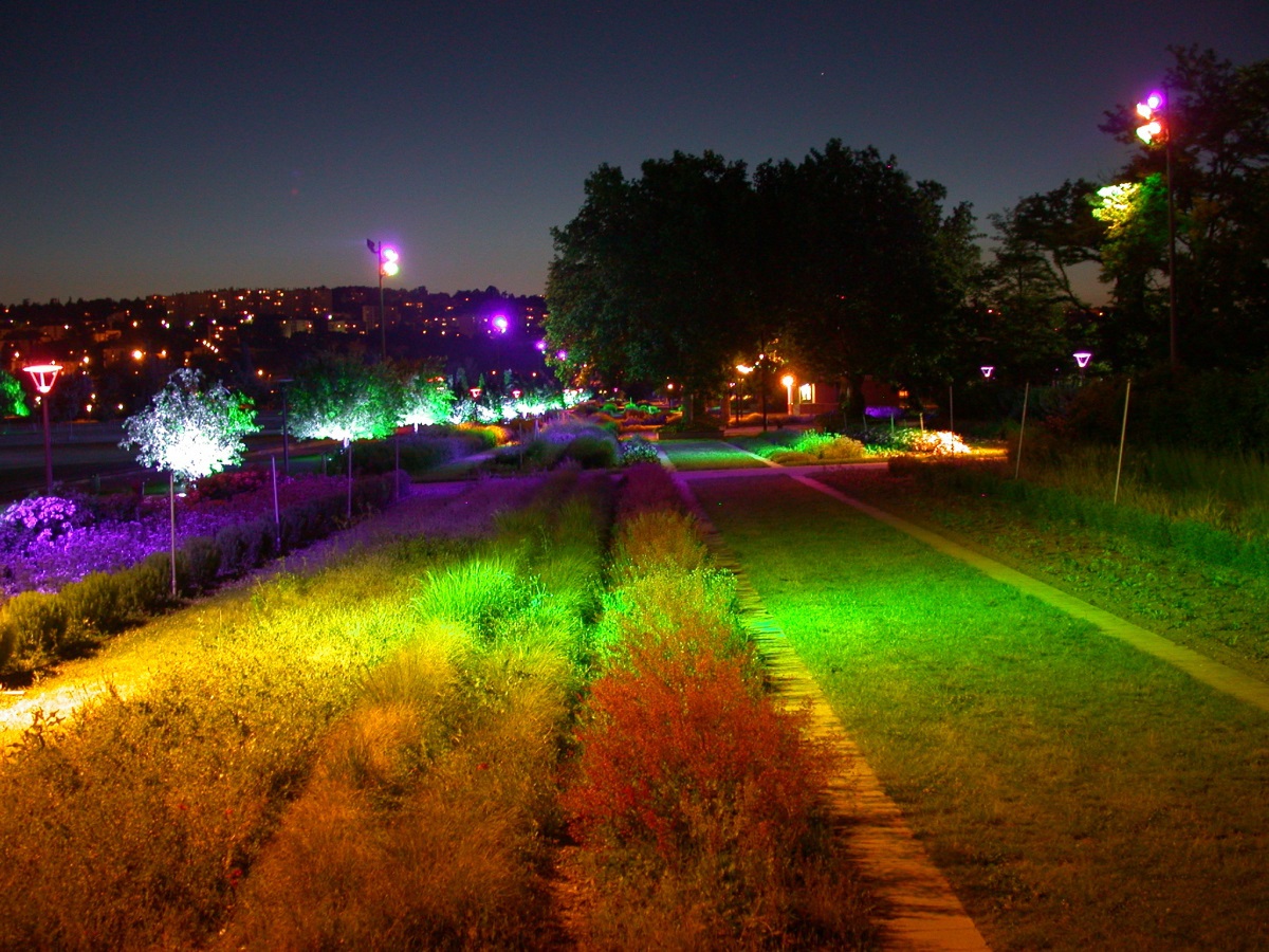 Parc de Gerland, Lyon - Jardin chromatique - Conception lumière et photo : LEA