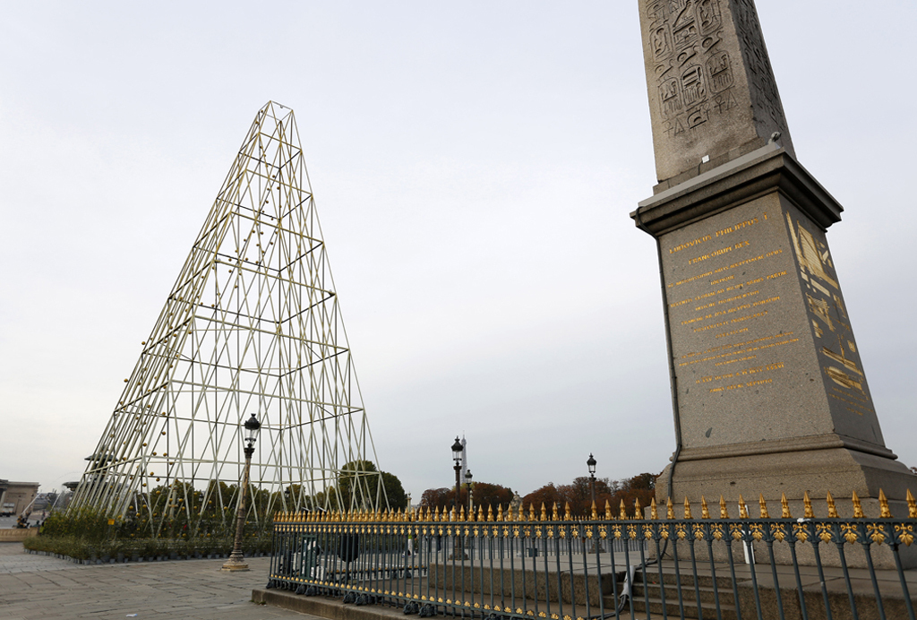 Phares de Milène Guermont, vue de jour - Obélisque, Place de la Concorde, Paris, France