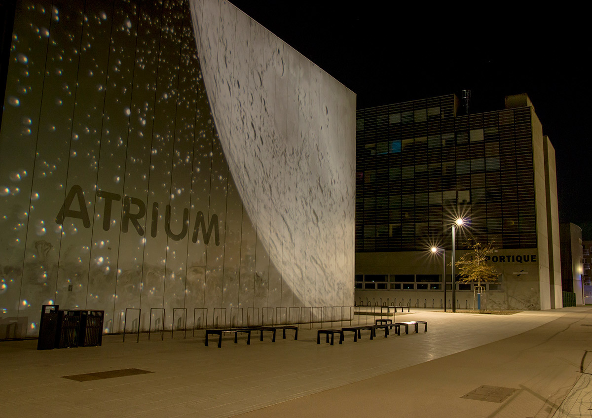 Projections monumentales emblématiques Atrium - Parc de université de Strasbourg © Charles Vicarini