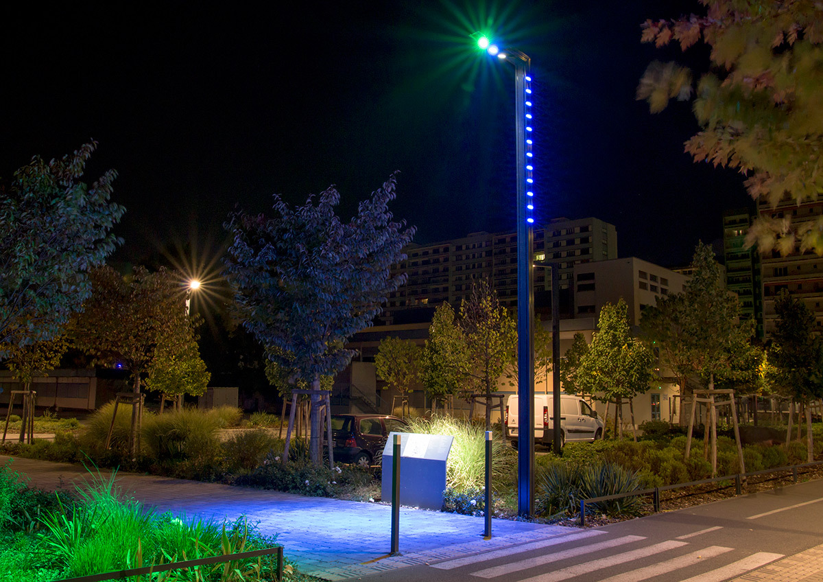 Signalétique entrée, colorée, un sas chromatique - Parc de université de Strasbourg © Charles Vicarini