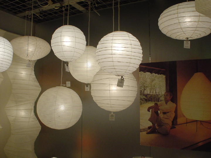 Isamu Noguchi, lampes Akari © Wikipédia JA - Fluffy nns