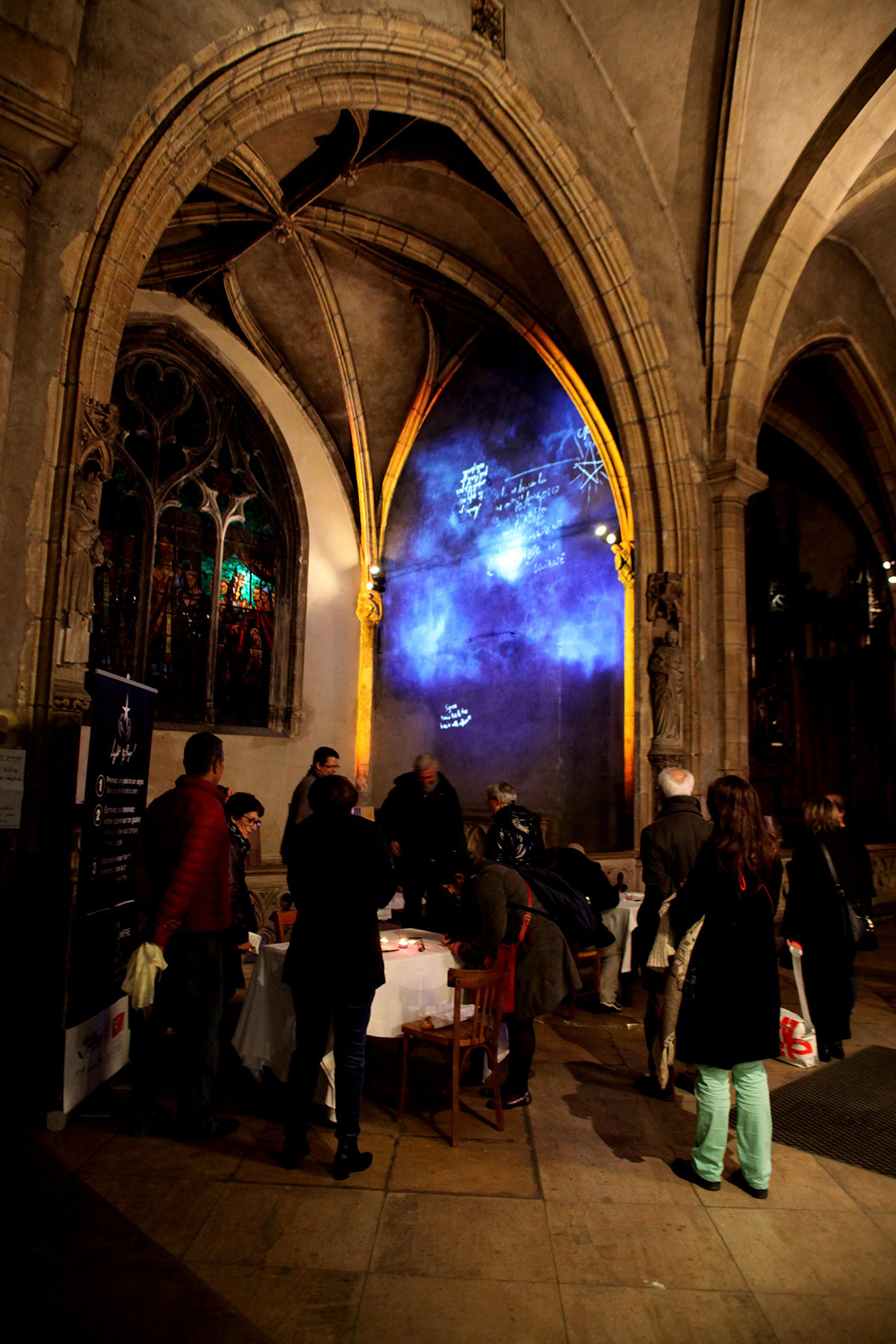 Light My Prayer, église Saint-Bonaventure, Lyon, France - 8 décembre 2015 - Dans une chapelle © Hack My Church
