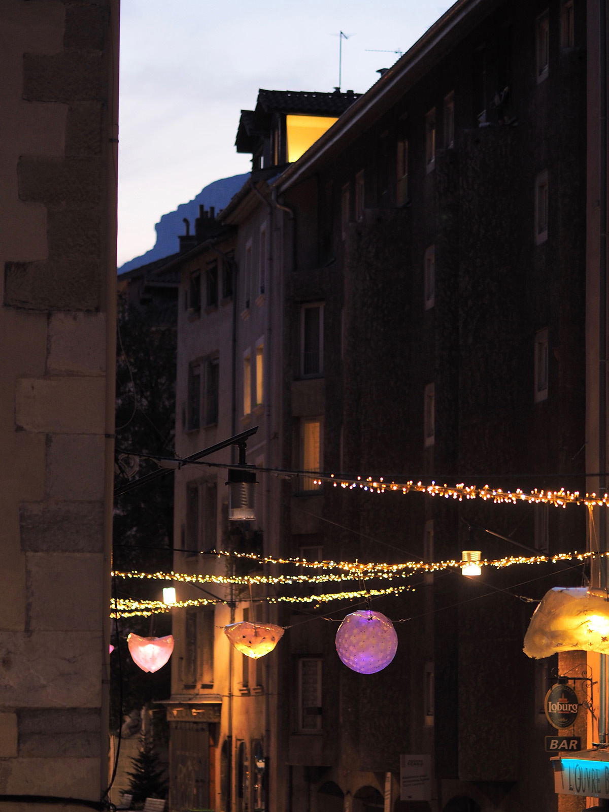 Les CoCColithes de la rue Saint-Laurent, Grenoble - Collectif Abat-Jour - Decembre 2015 © Anastasia Sokolnikova et Jean-David Boucher