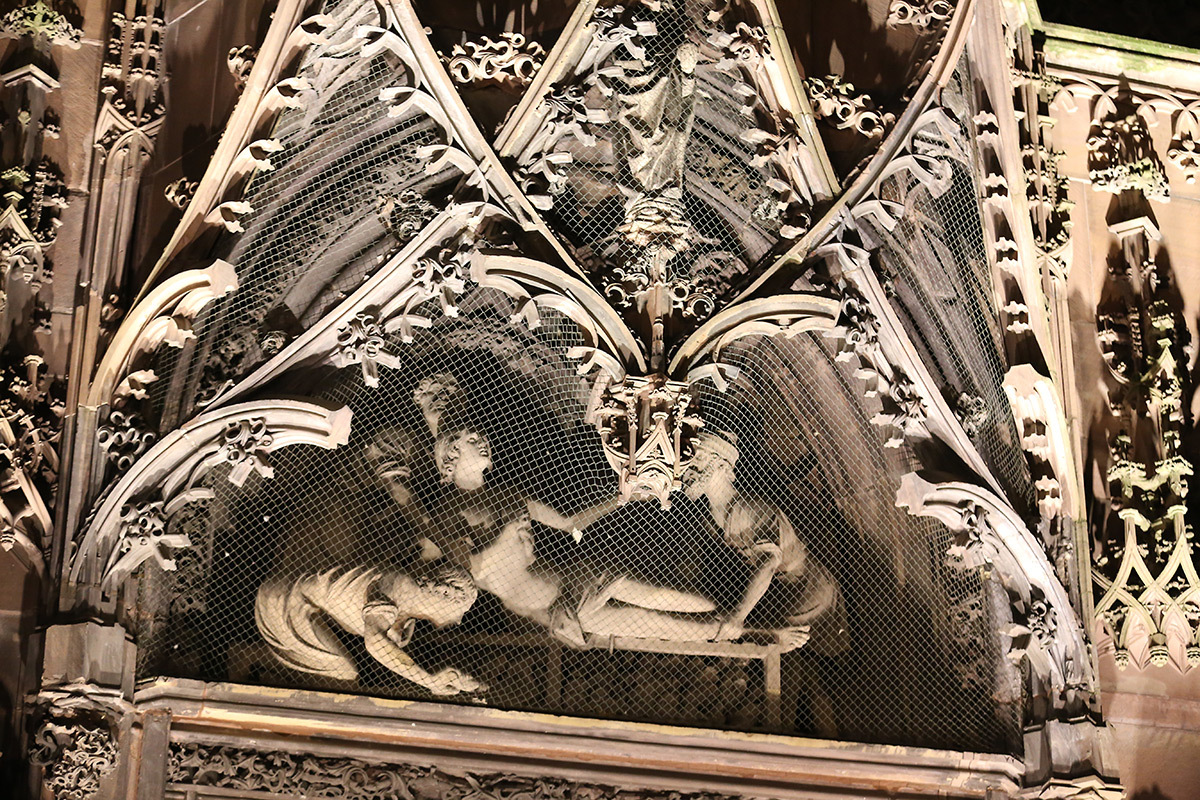 Détail du portail Saint-Laurent, Cathédrale de Strasbourg, France - test et essai d'éclairage avec L'Acte Lumière et Citeos - 10 février 2016 - Photo : Vincent Laganier