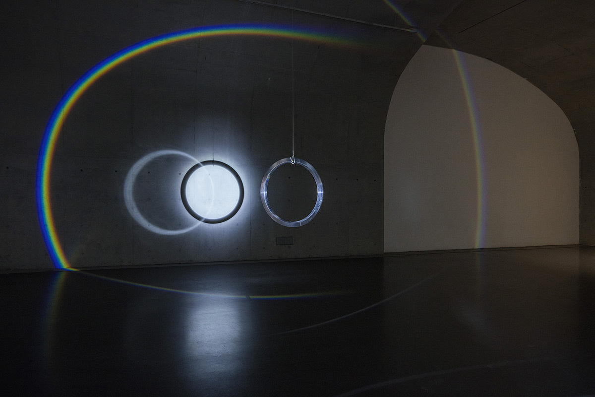 Olafur Eliasson, Round rainbow, 2005 - Long Museum, Shanghai, Chine, 2016 - Photo Anders Sune Berg Courtesy of the artist; Vitamin Creative Space, Guangzhou; neugerriemschneider, Berlin; Tanya Bonakdar Gallery, New York © Olafur Eliasson