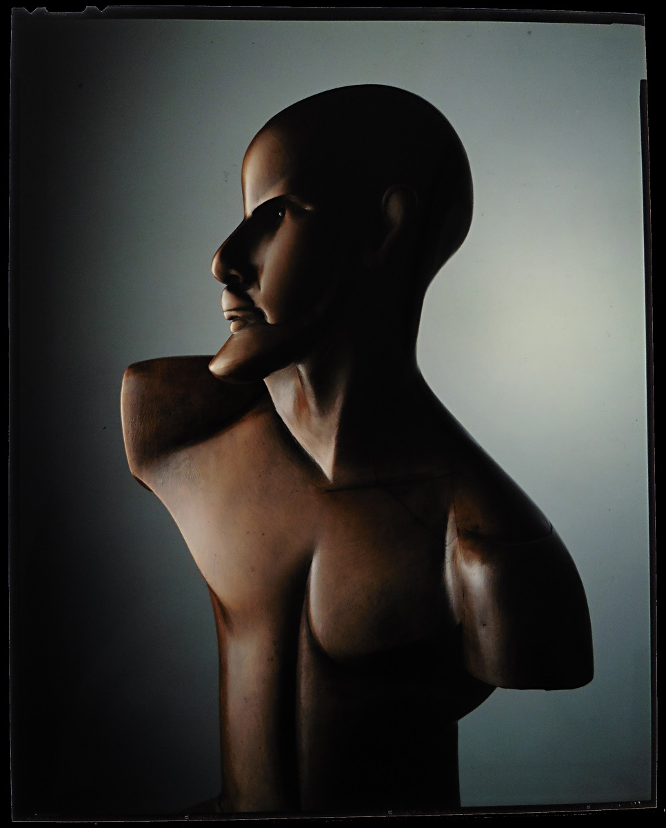 Sculpture de Chana Orloff, années 1930 - Photographie de Georges Fessy, format 20x25 cm sur film Ektachrome de Kodak - 1982 - Image : Sophie Caclin avec l'aimable autorisation de Georges Fessy