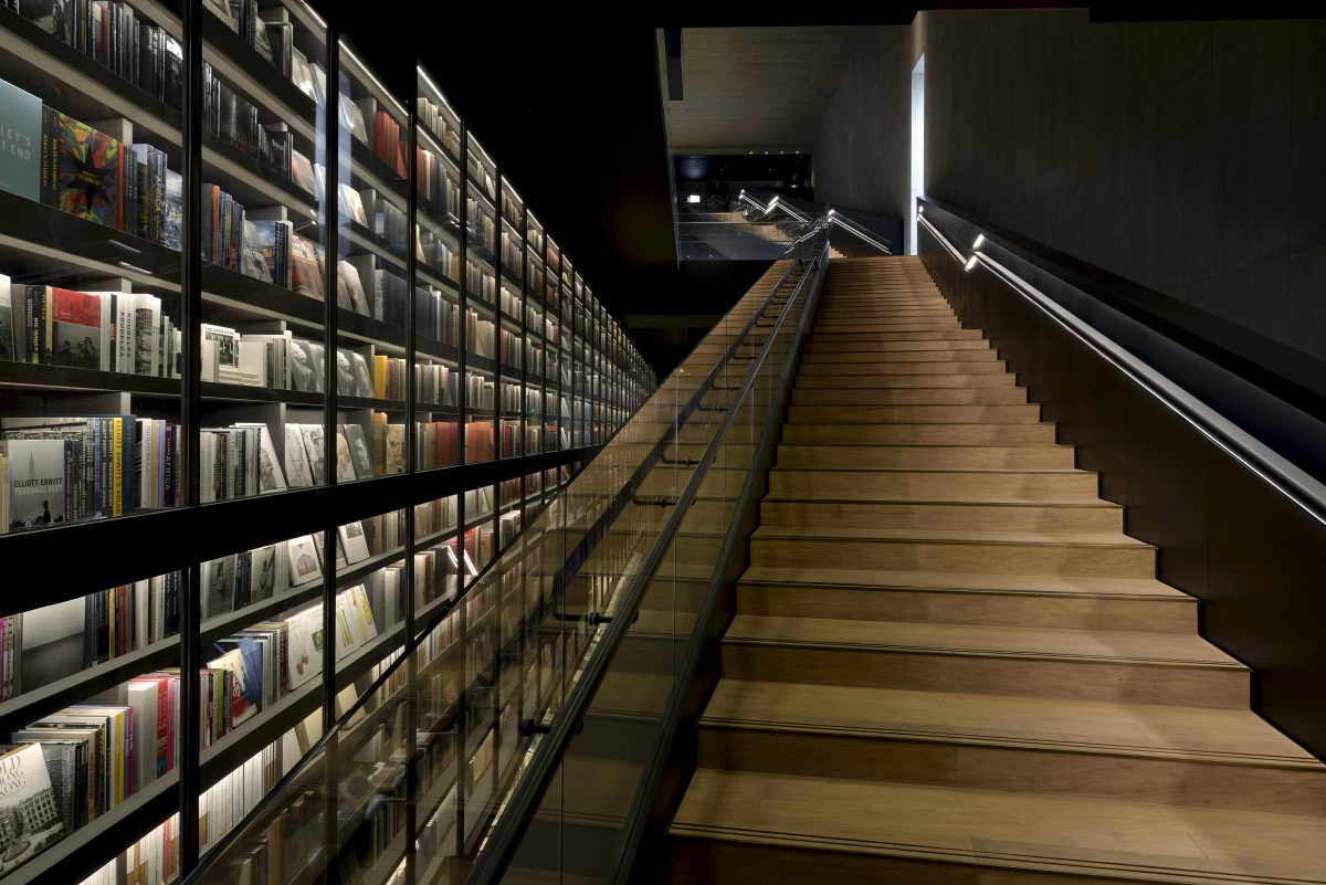 Mur du livre Artron, Shenzen, Chine - Architecture Wendell Burnette Architects et Urbanus Architecture & Design – Conception lumière Originator Lighting Design Consultants © Chin-Ming Cheng