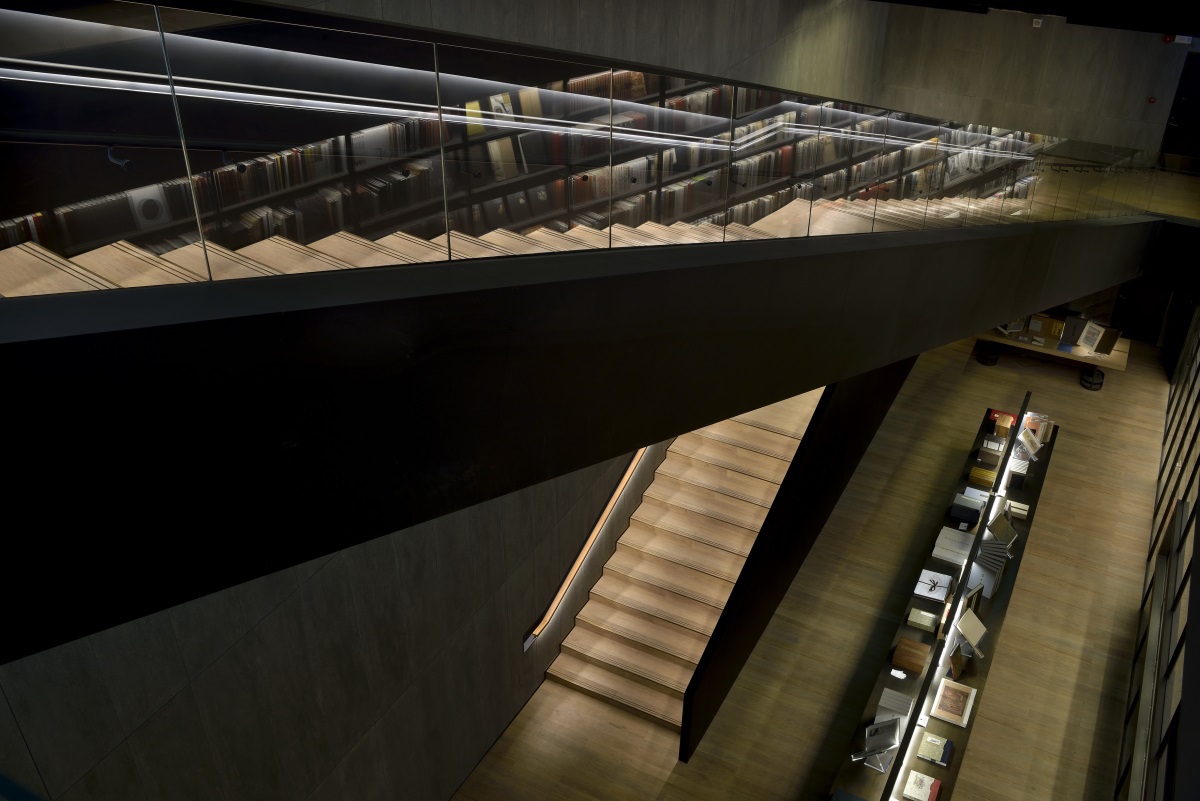 Mur du livre Artron, Shenzen, Chine - Architecture Wendell Burnette Architects et Urbanus Architecture & Design – Conception lumière Originator Lighting Design Consultants © Chin-Ming Cheng