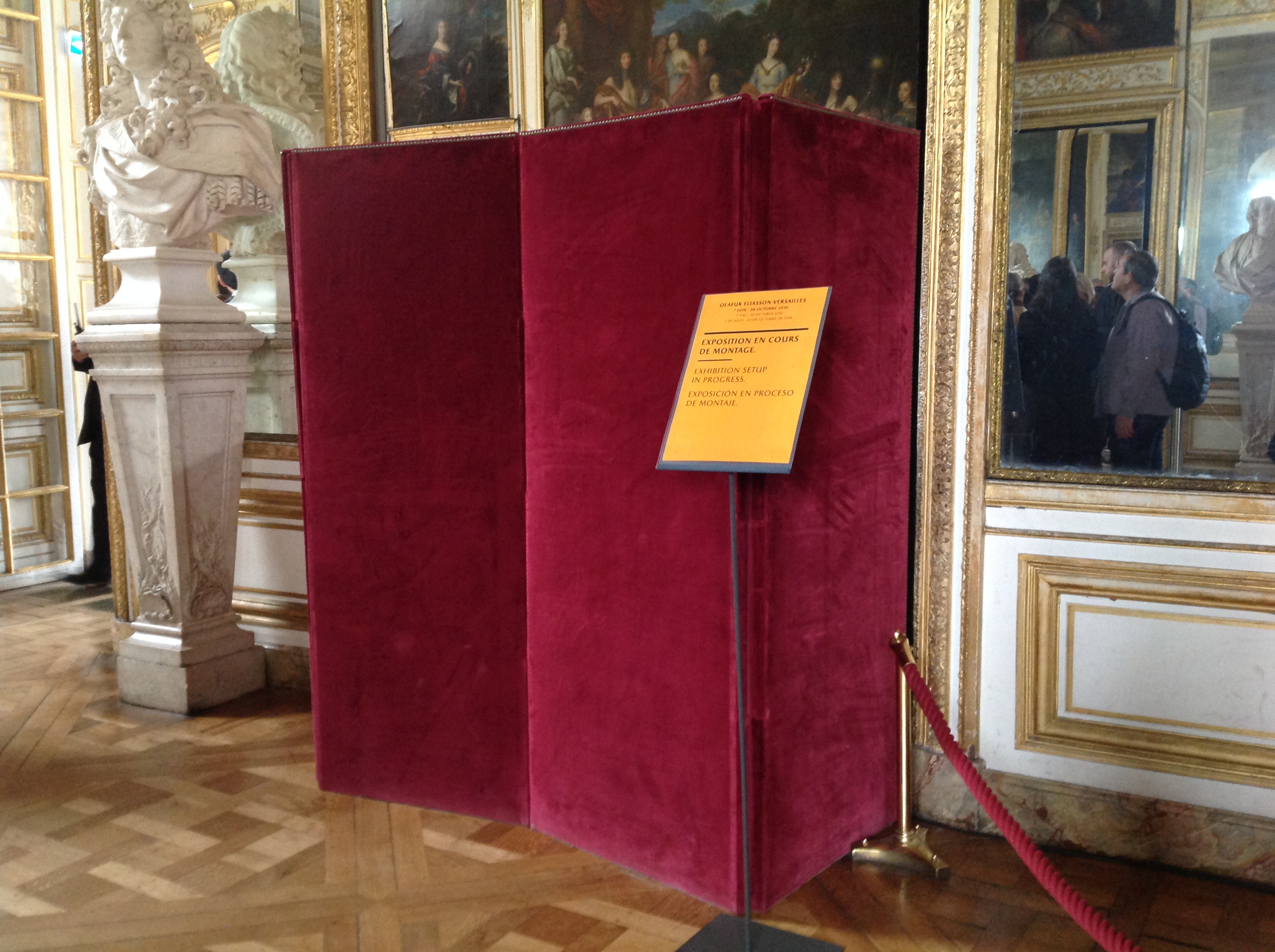 Olafur Eliasson à Versailles : J-3 avant l'ouverture, salle de l'oeil de boeuf - Photo : Vincent Laganier