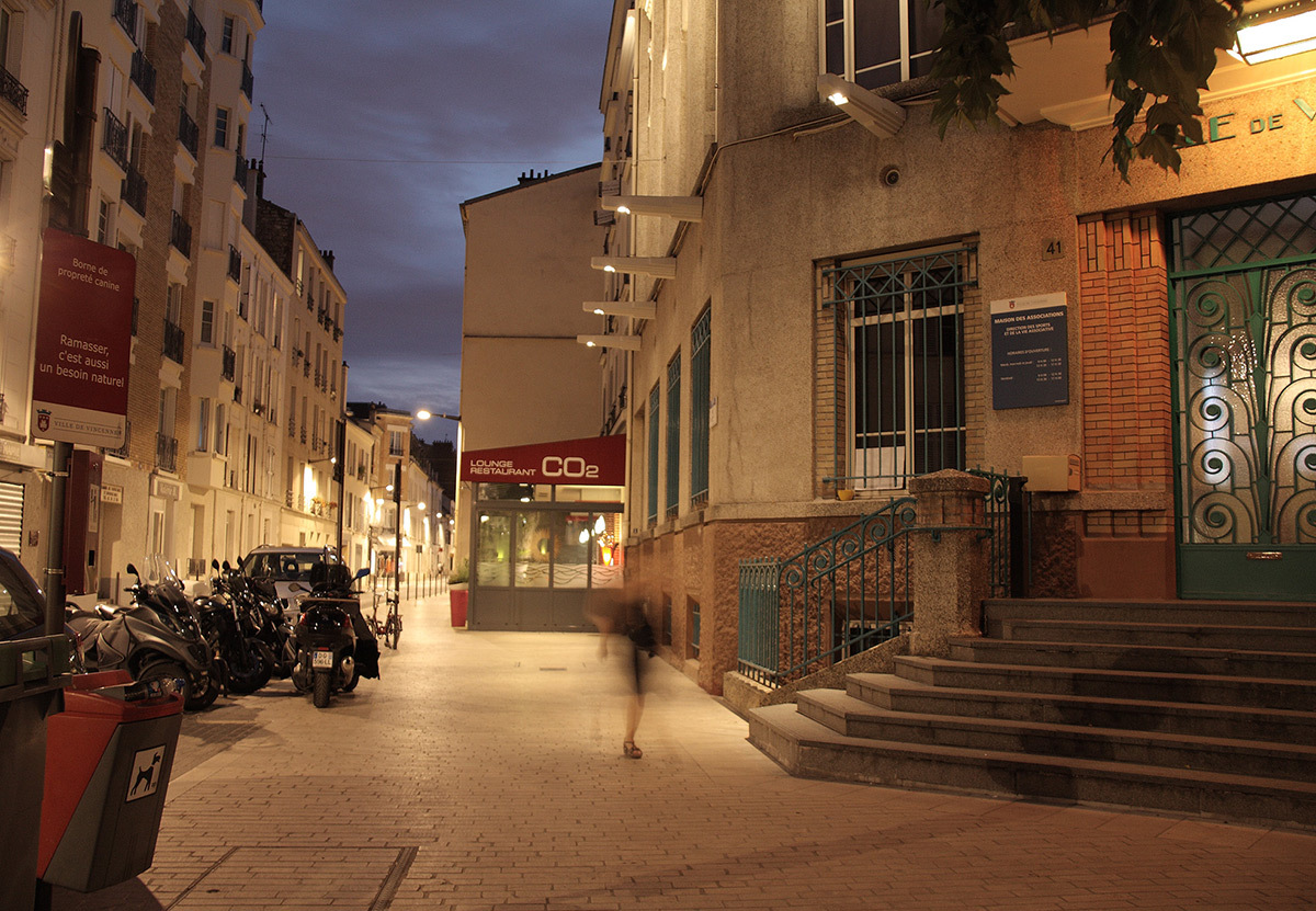 Maison des Associations, Vincennes, France - Concepteur lumière et photo : Stéphane Servant, Atelier S2