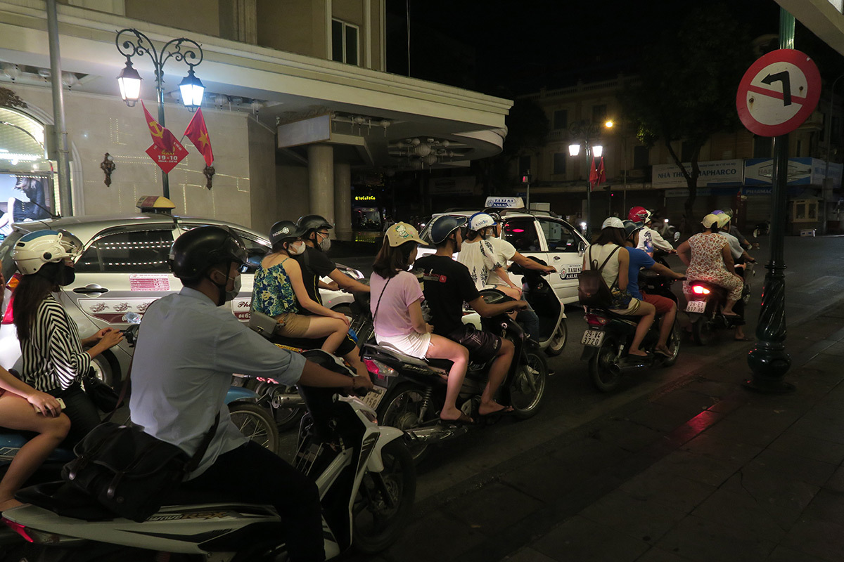 Hanoi - Voyage au Vietnam © Roger Narboni, concepteur lumière