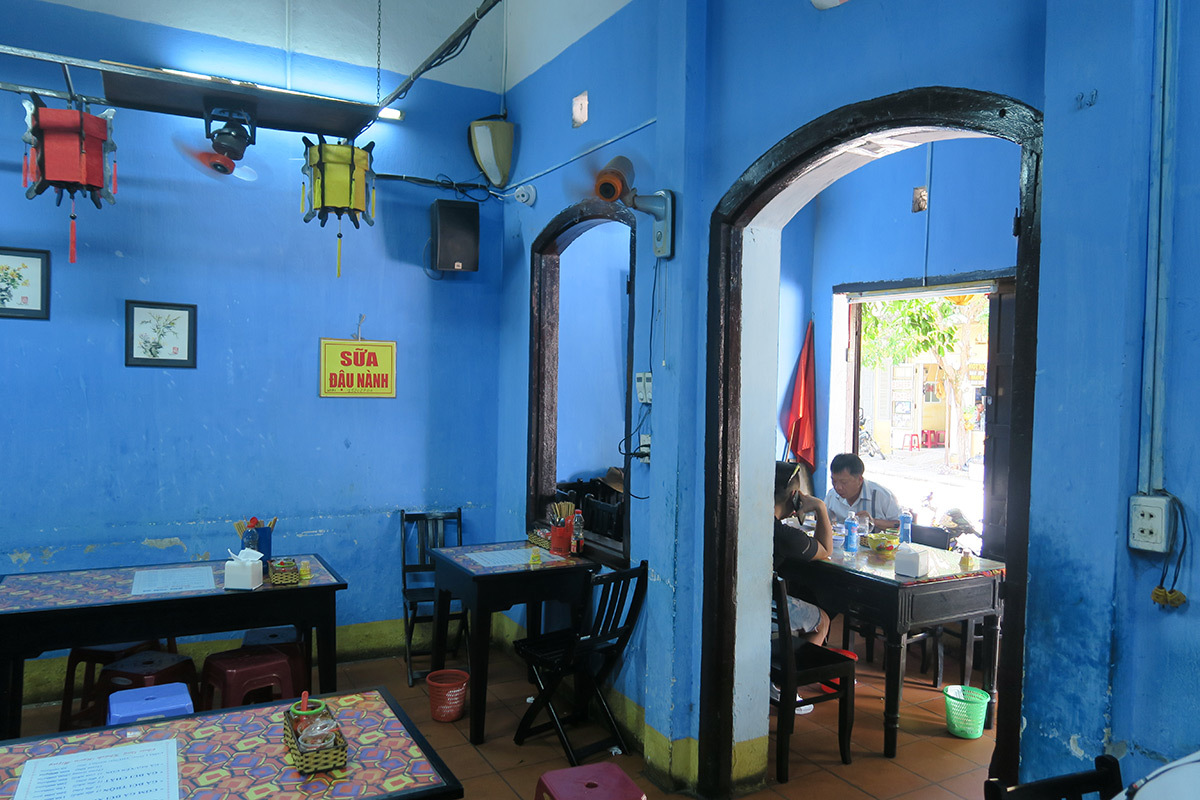 Hôi An - restaurant - Voyage au Vietnam © Roger Narboni, concepteur lumière
