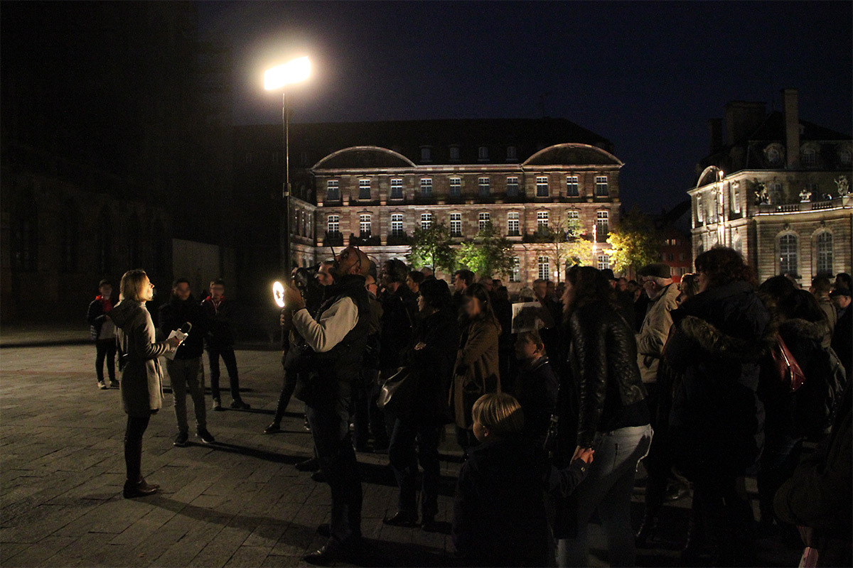 Place du Château, Strasbourg, France - direct de la télévision, France 3, pour l'inauguration mise en lumière pérenne de la cathédrale - Conception lumière L'Acte Lumière © Vincent Laganier