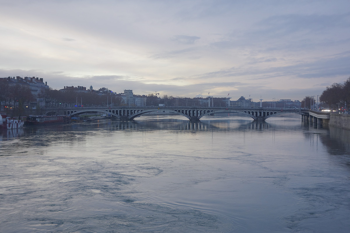 Pont Wilson, Lyon, France -vue de jour, ciel couvert © LEA