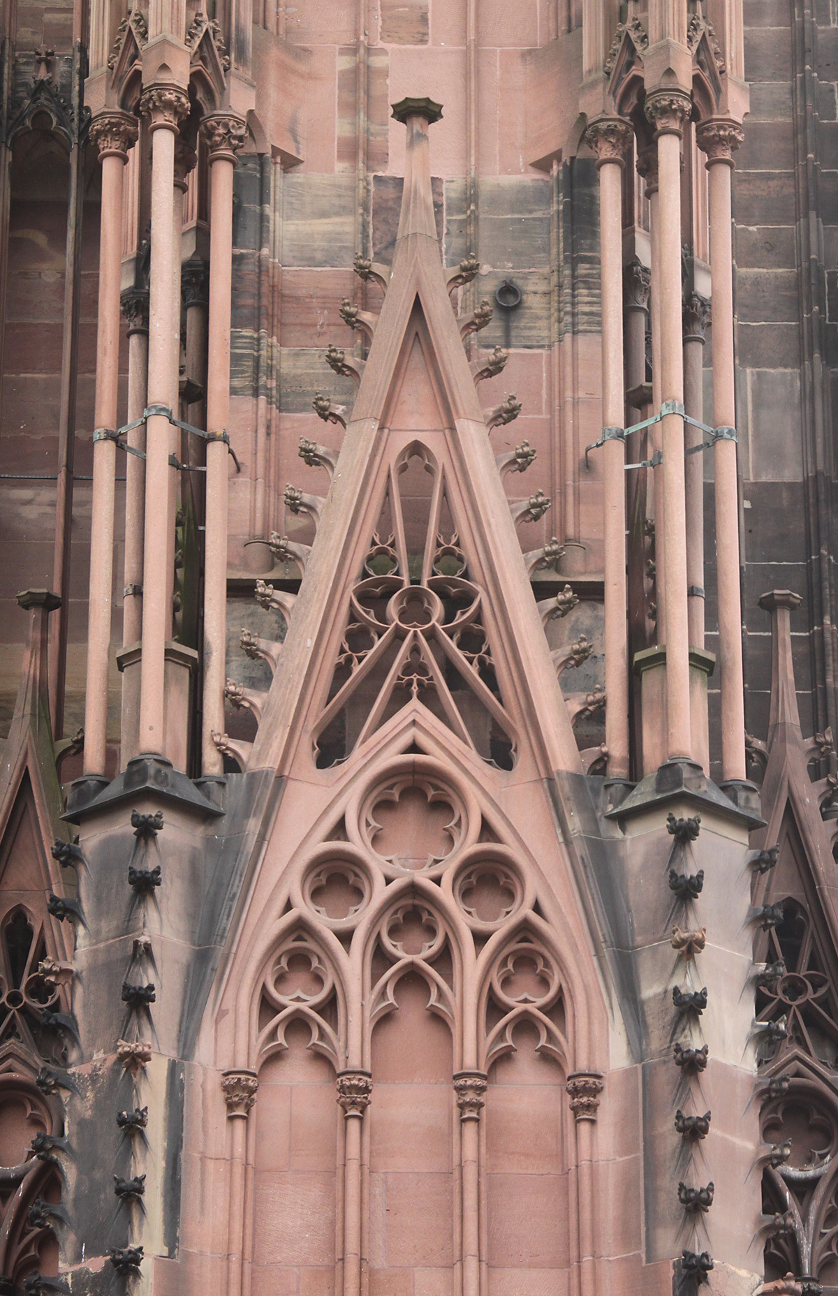 Cathédrale Notre-Dame, Strasbourg, France - détail de la façade vue de jour © Vincent Laganier