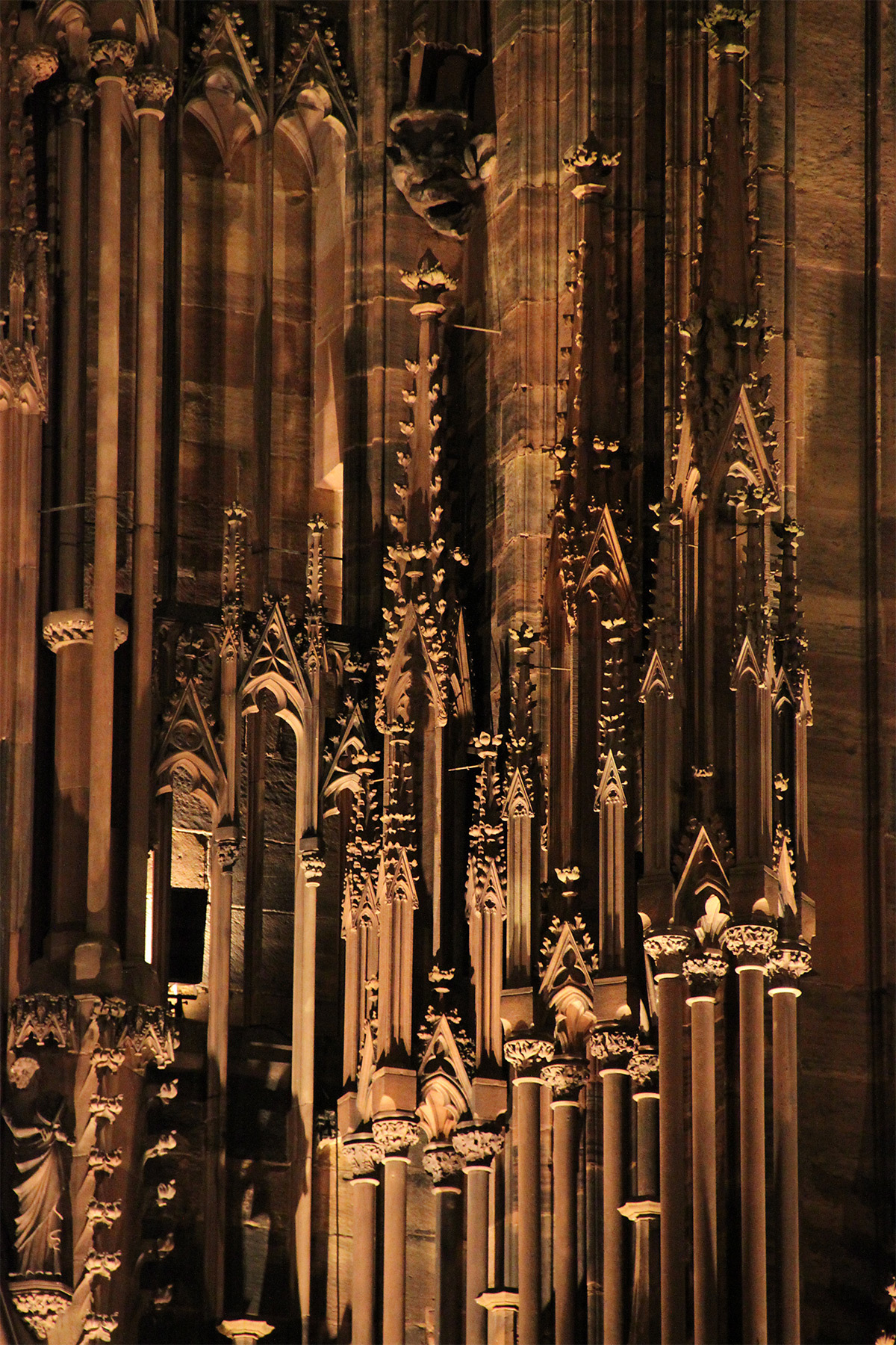 Cathédrale Notre-Dame, Strasbourg, France - détail de la mise en lumière pérenne - Conception lumière : L'Acte Lumière © Vincent Laganier