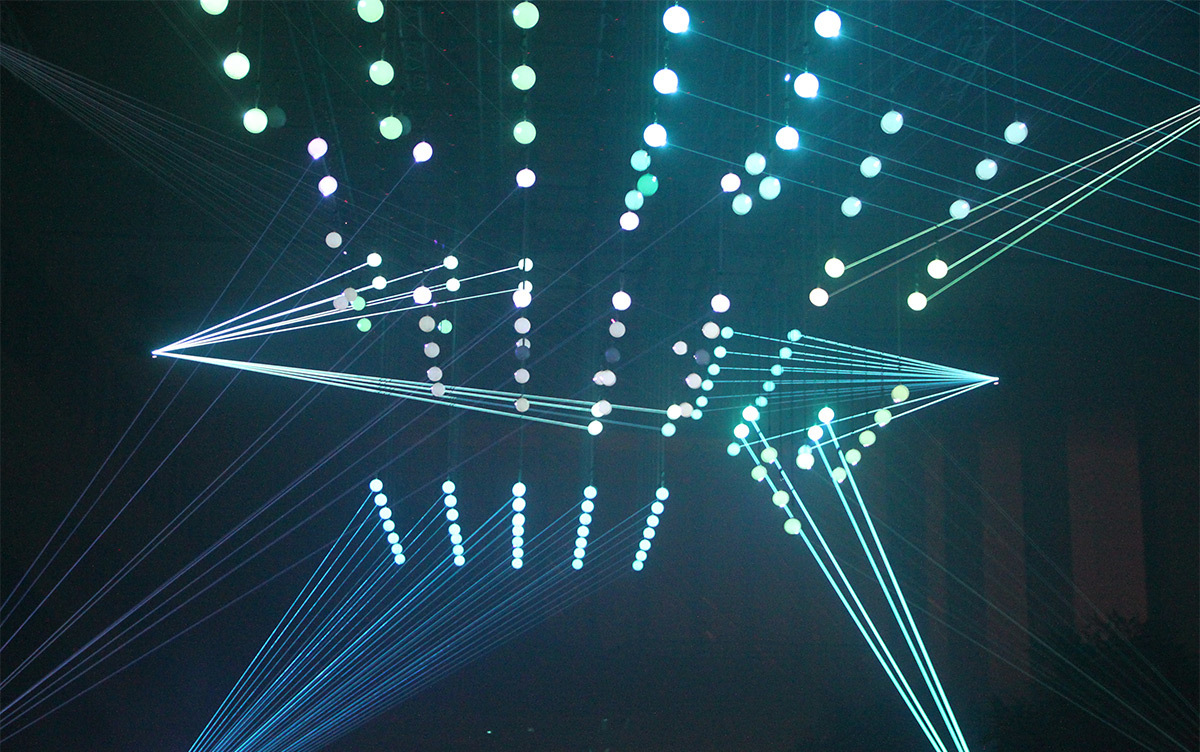 Deep Web, Hôtel de Région Rhône-Alpes Auvergne - Christopher Bauder, White Void - Fête des lumières 2016, Lyon, France - Photo : Vincent Laganier