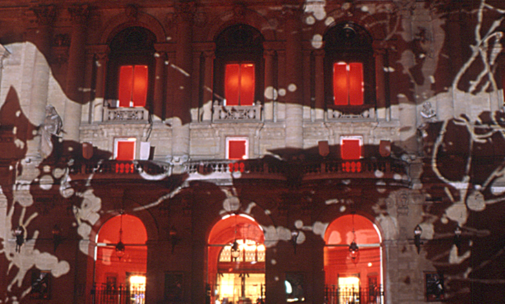 Peinture lumière, Théâtre des Célestins, Lyon - Réalisateur : Laurent Langlois - Festival Lyon Lumières 2001 © Vincent Laganier