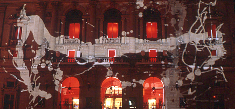 Peinture lumière, Théâtre des Célestins, Lyon - Réalisateur : Laurent Langlois - Festival Lyon Lumières 2001 © Vincent Laganier