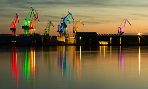 Lighting Giants, scénographie lumière de 8 grues, Pula, Croatie