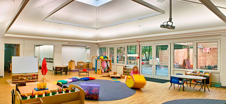 Alexandra Infant School, Kingston upon Thames, UK - Conception lumière : Light Bureau