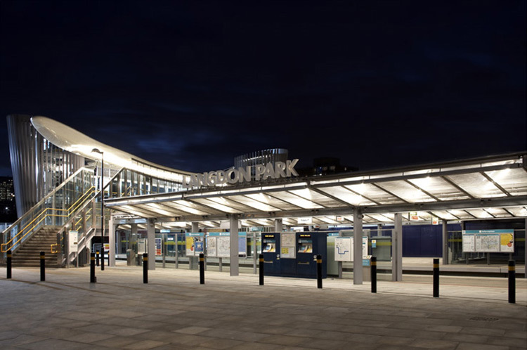 Langdon Park Docklands Light Railway Station - Conception lumière : Light Bureau - Photo : Julian Abrams