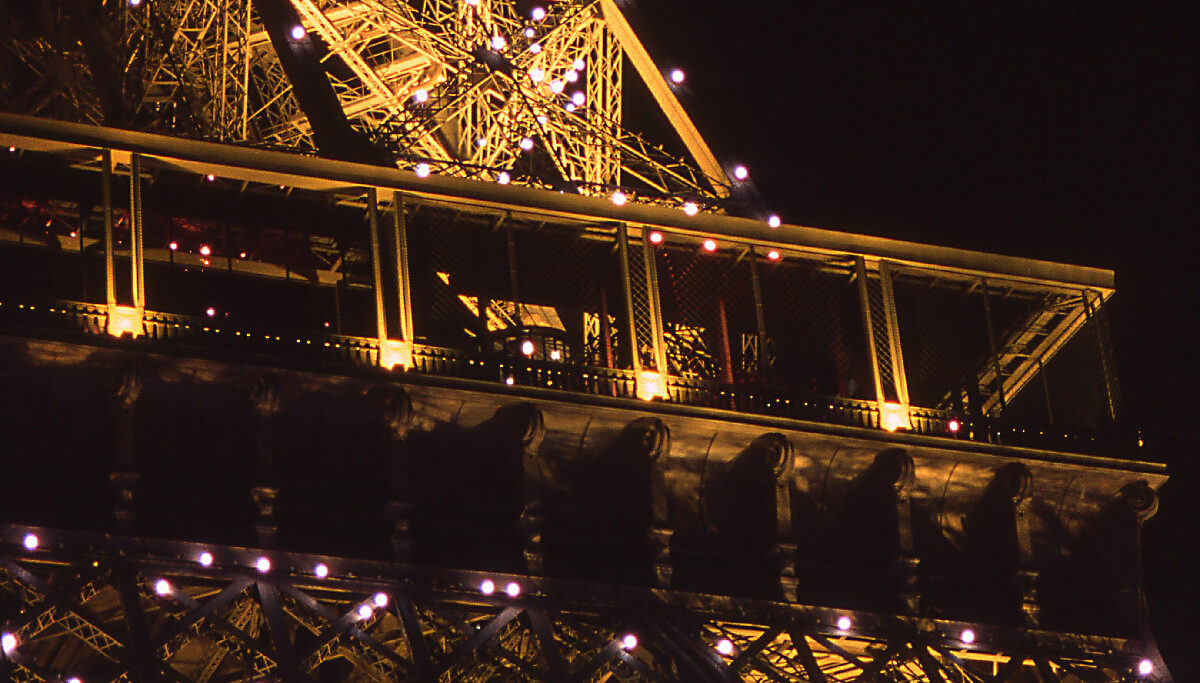 dernier scintillement tour eiffel