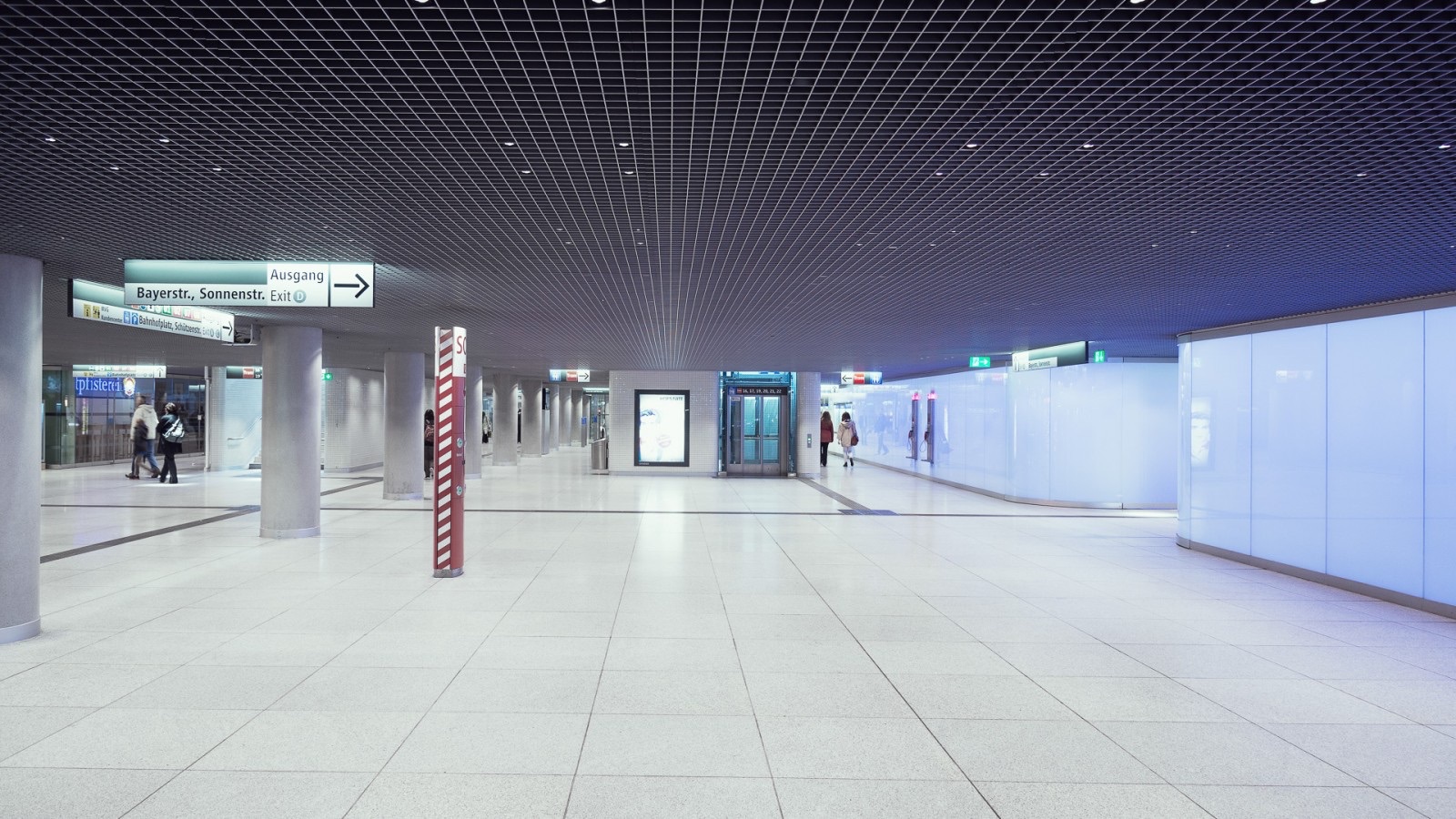 Gare centrale de Munich, Allemagne - Conception lumière : Christian Vogt, agence Vogt & partner