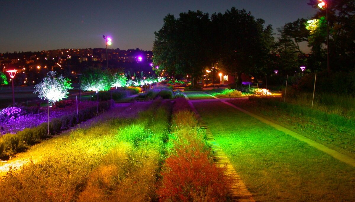 Parc de Gerland, Lyon - Jardin chromatique - Conception lumière et photo : LEA