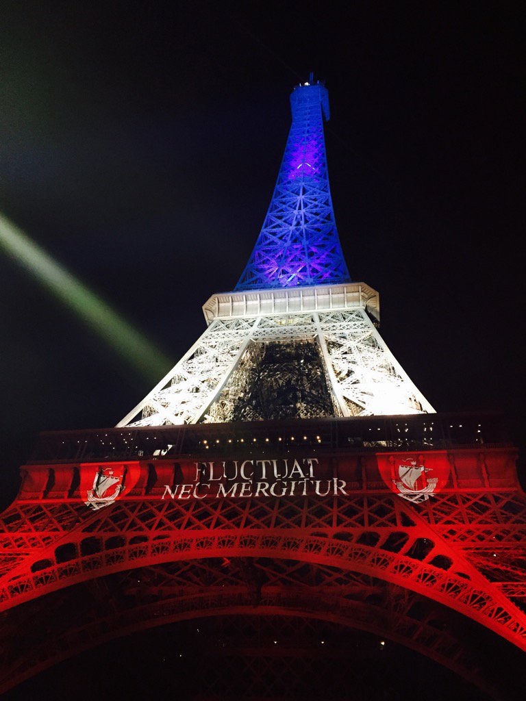 drapeau tour eiffel bleu blanc rouge