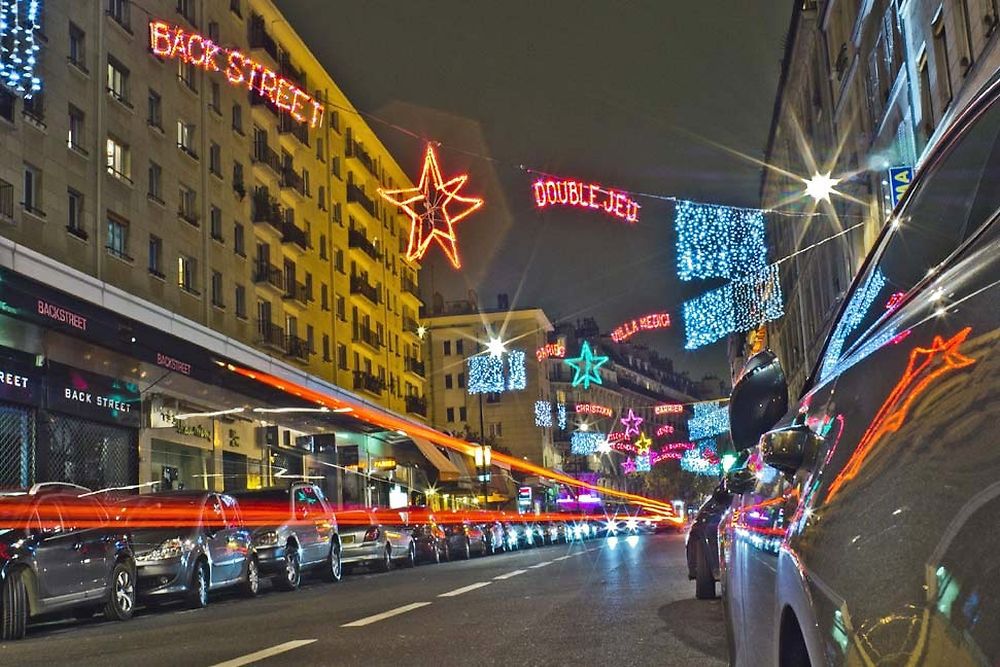 Rue Saint-Placide - Illuminations de Noël 2015 et publicité lumineuse