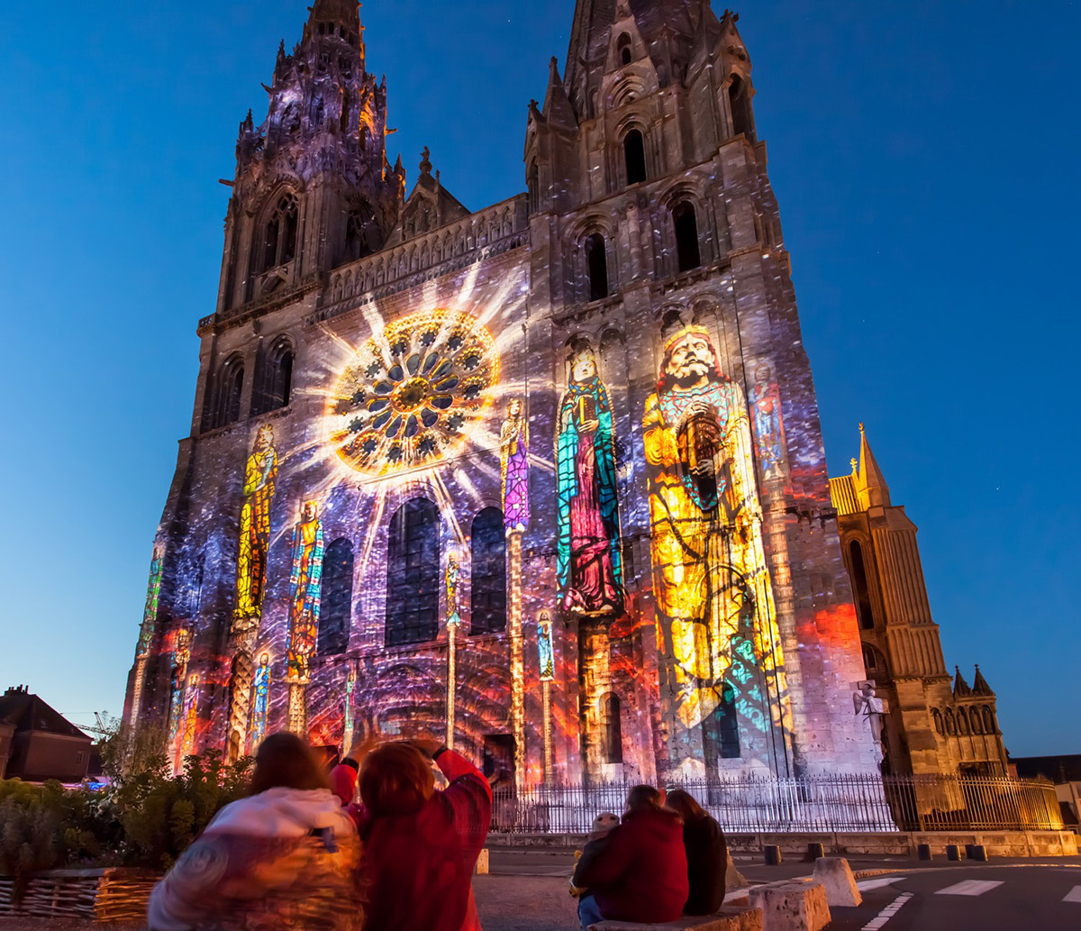 Vidéo mapping - Cathédrale de Chartres en Lumières - Scénographie : Spectaculaires
