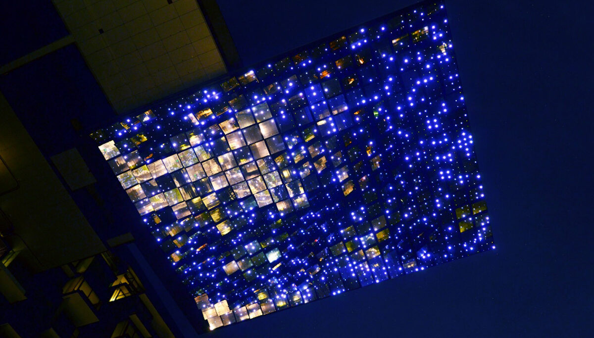 "Miroir de Mer" - One Central Park, Sydney, Australie - Architecte : Jean Nouvel © Yann Kersalé, SNAIK (2004)