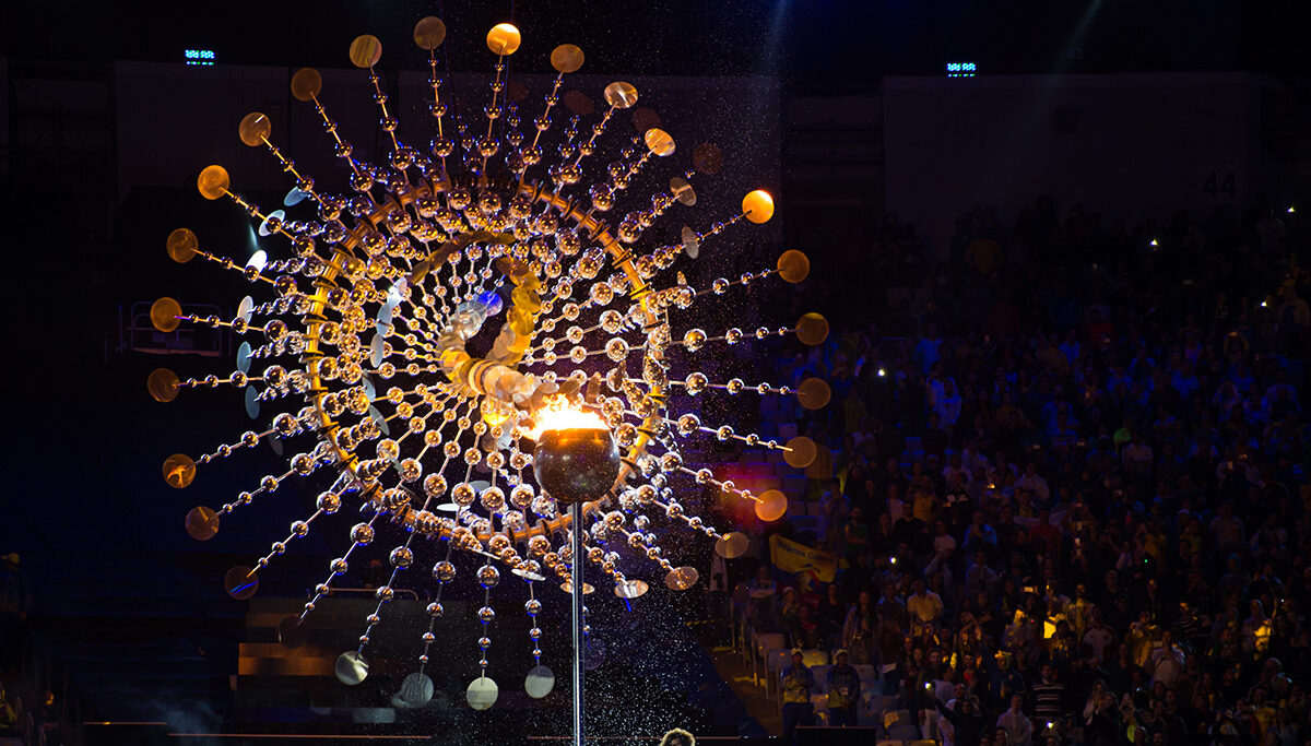 Flamme olympique cinétique d'Anthony Howe aux JO de Rio 2016