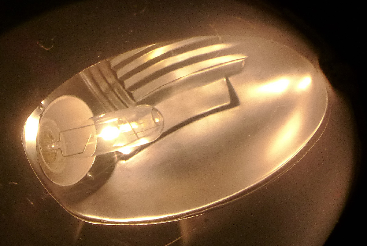 Éclairage public avec une lampe aux iodures métalliques à brûleur céramique