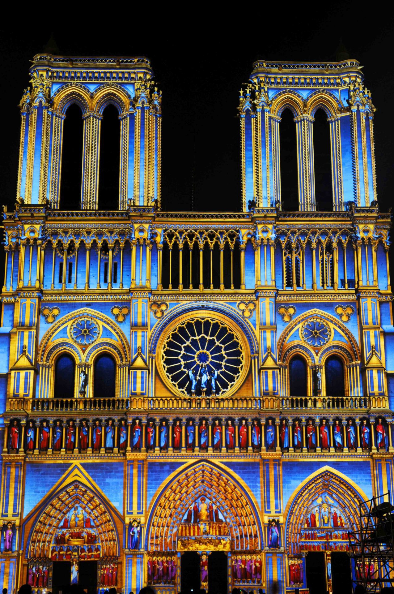 Vidéo mapping - "Au parvis de l'inconnu", Notre Dame de Paris - Directeur artistique : Bruno Seillier, création 2011 - Images : Spectaculaires