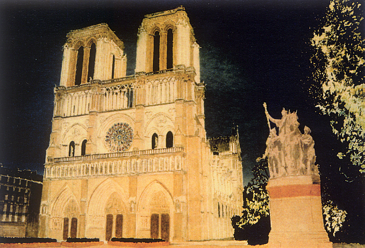 Cathédrale Notre-Dame de Paris, France - Projet du concours de mise en lumière 1989 © Roger Narboni