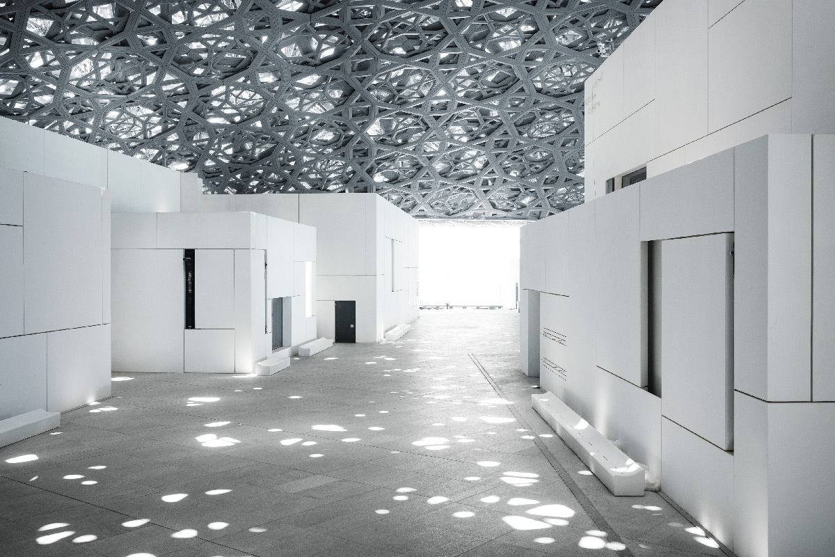 "Pluie de lumière" du musée du Louvre Abu Dhabi sous la coupole - Architectes : Jean Nouvel et Hala Warde