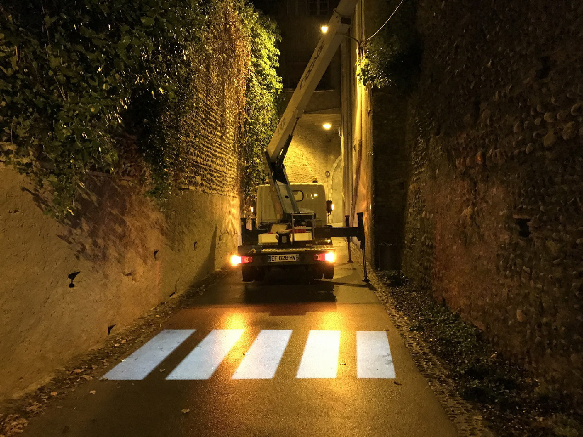 Quartier Hédas, Pau, France - projection Street Art Lighting - Concepteur lumière et photo : Quartiers Lumières