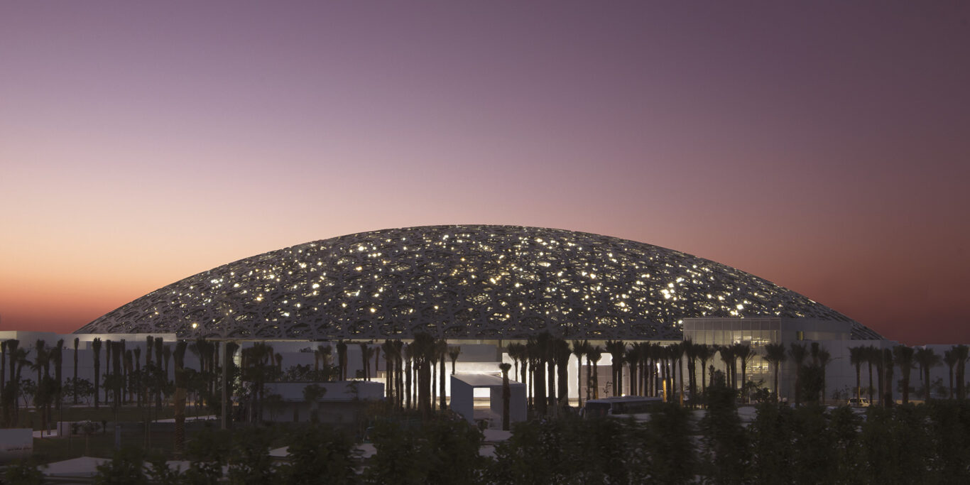 Louvre Abu Dhabi : fenêtres et tapis lumineux de 8'18'' - Light ZOOM