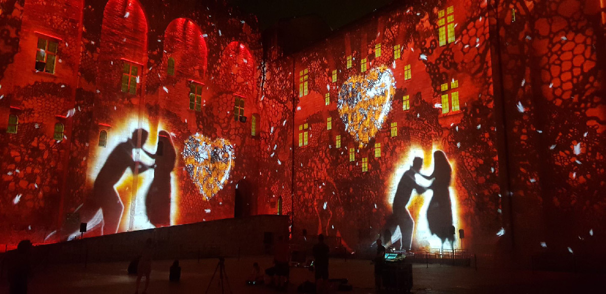 Vibrations à Avignon, le son et lumière du Palais des Papes