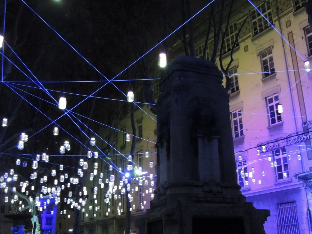 Lumières en soi(e), place Rambaud, Lyon, France - Plasticien lumière : Creatmosphere